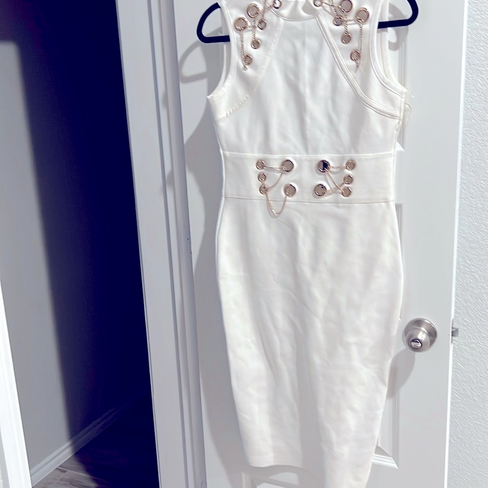 White body-con midi dress. Size Medium